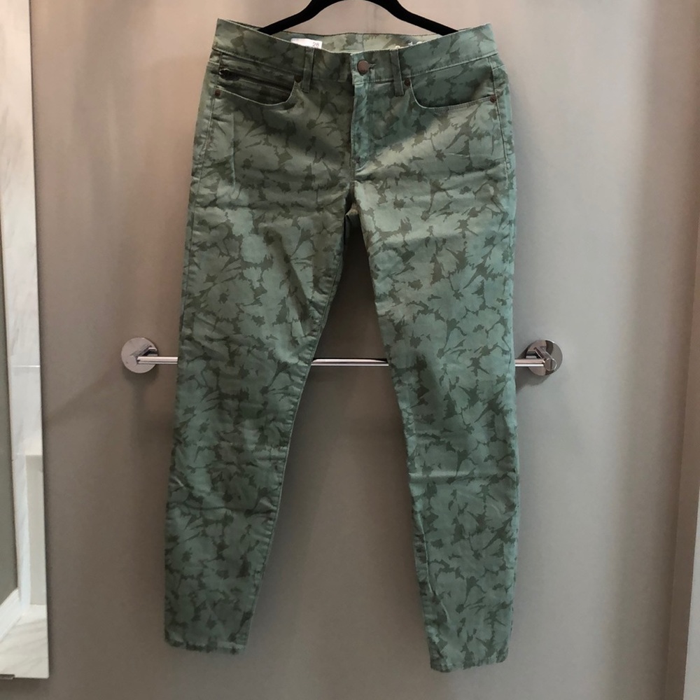 Gap green camo print skinny jeans